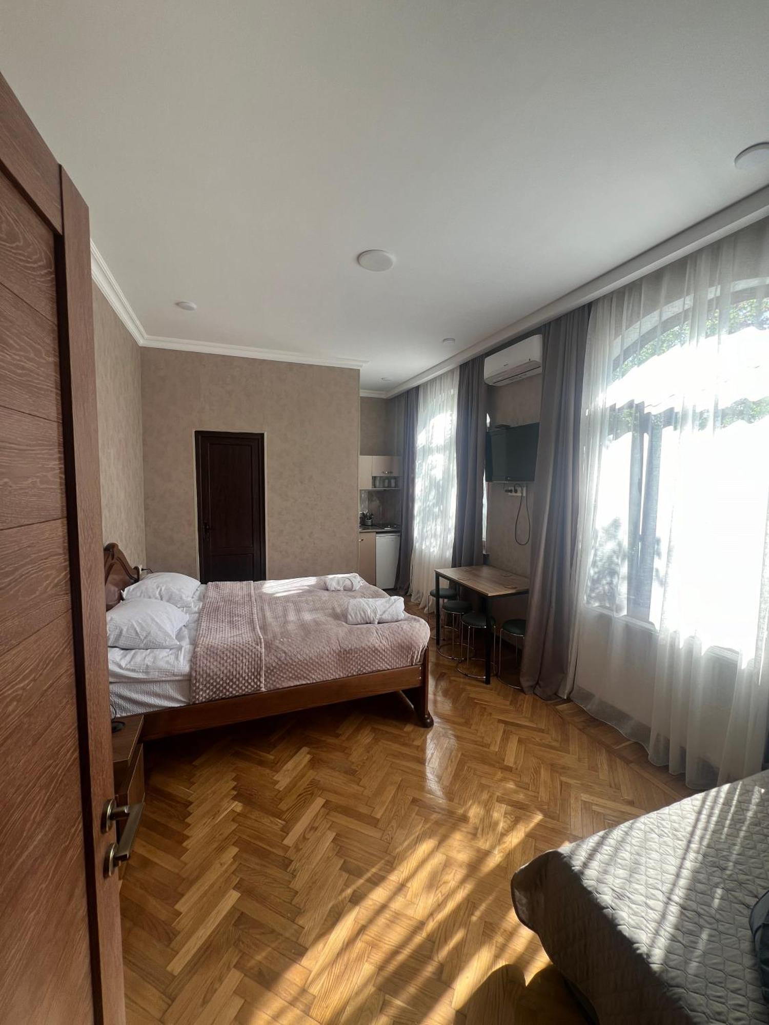 Shota'S Guest House Borzsomi Kültér fotó